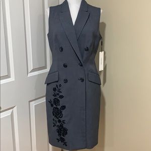 Calvin Klein’s grey wrap dress w/floral print sz 4